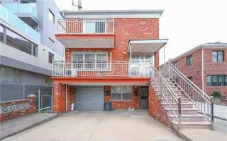 罕见独立屋 Detached 两家庭，采光通风更好