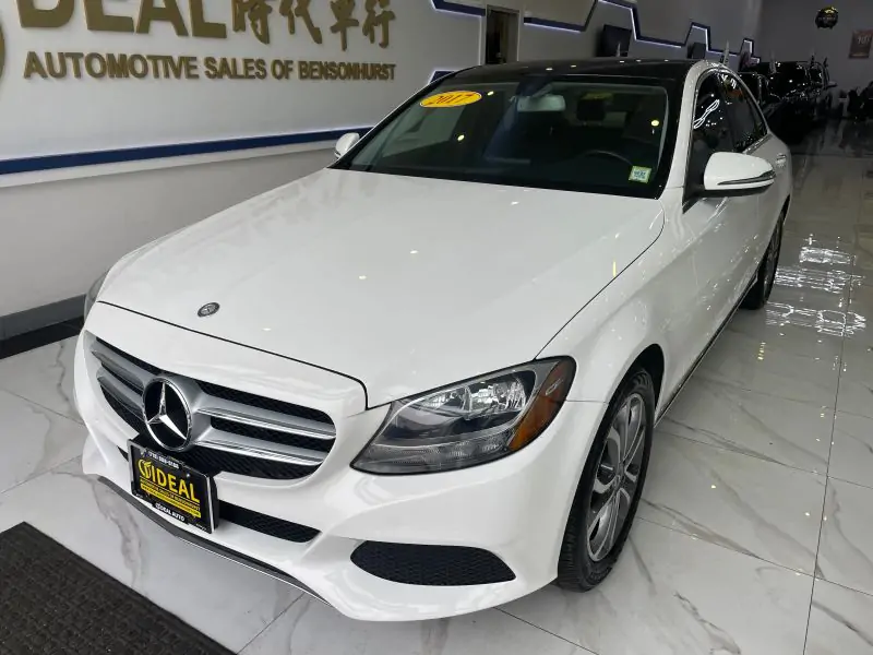 2017 Mecedes Benz C300 4matic 只开了38600 miles