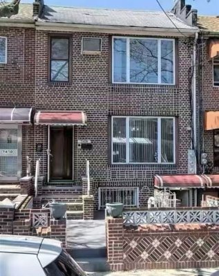 Dyker Heights 全砖两家庭新上市！ 近IS 201 學校